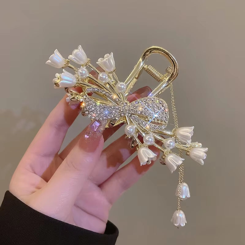 New Pearl Flower Tassel Hair Claw Clip Girl Retro Ponytail Hair Clip Shark Clip Korean Exquisite Women Hair Accessories