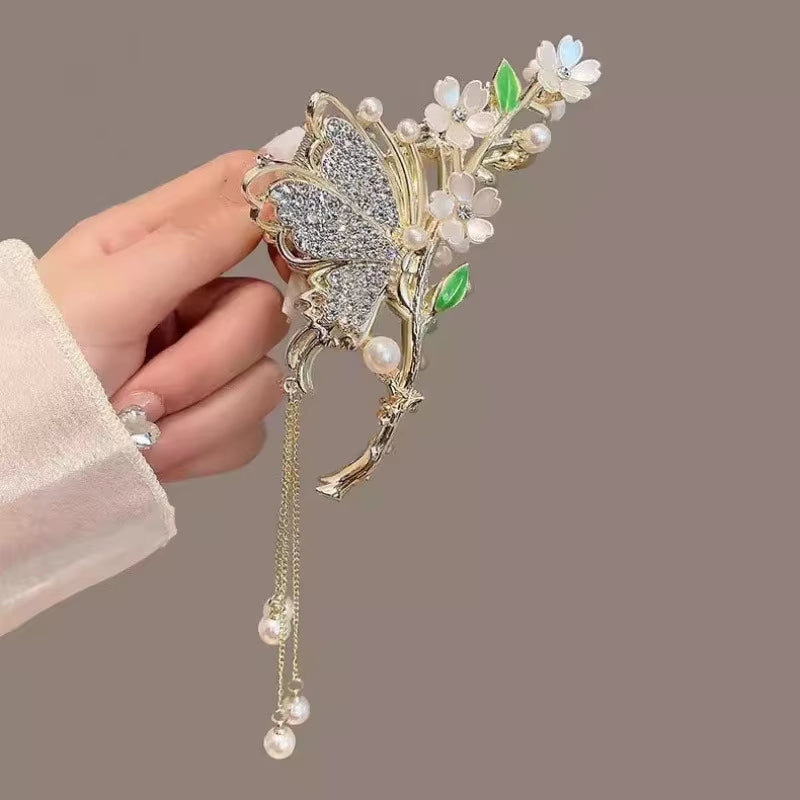 New Pearl Flower Tassel Hair Claw Clip Girl Retro Ponytail Hair Clip Shark Clip Korean Exquisite Women Hair Accessories