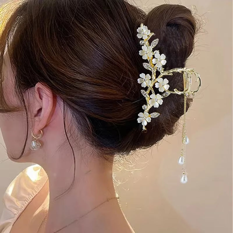 New Pearl Flower Tassel Hair Claw Clip Girl Retro Ponytail Hair Clip Shark Clip Korean Exquisite Women Hair Accessories